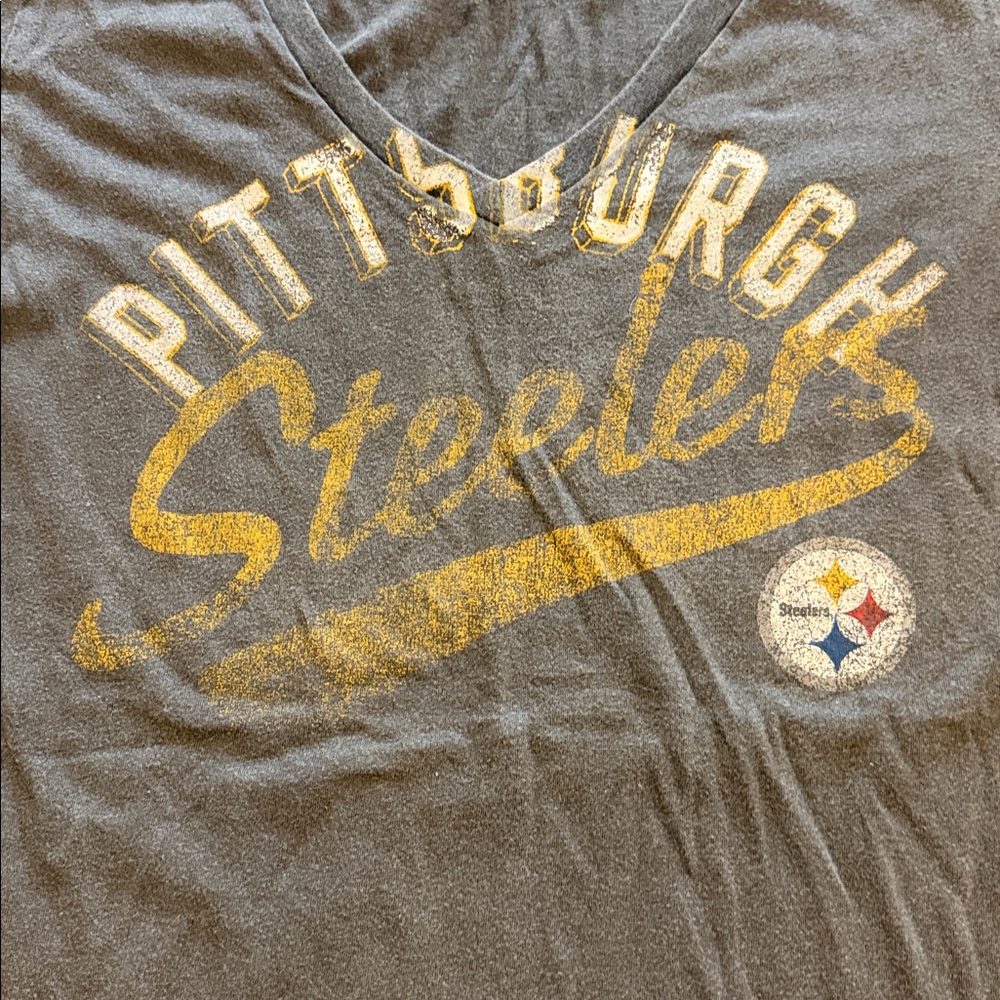 Pittsburgh Steelers Women’s Distressed V-Neck Tee Large Gray NFL Shirt